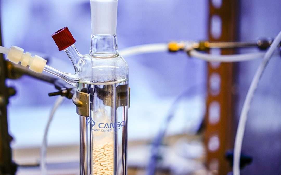Mangueras en la Industria Química: Cómo Elegir la Manguera Correcta para Sustancias Peligrosas